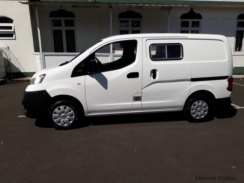 Used Nissan NV 200 2016 NV 200 for sale Saint Pierre
