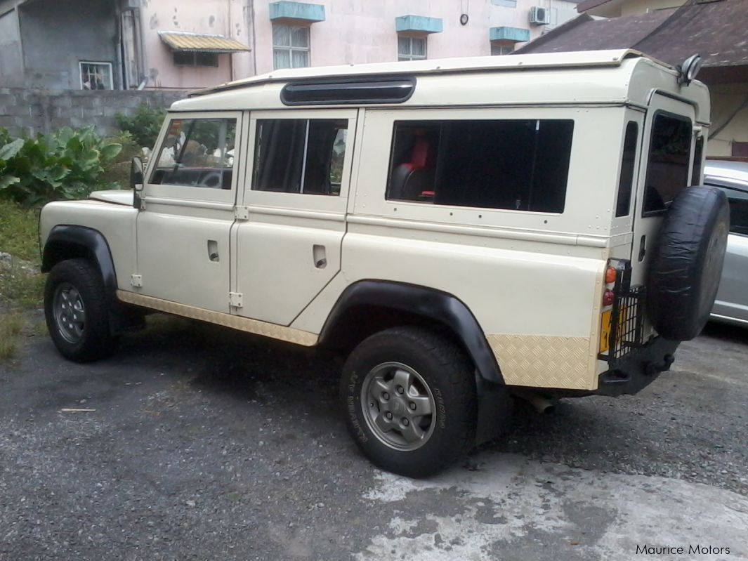 Land Rover Defender 109 in Mauritius