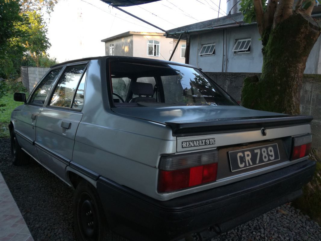 Renault 9 TL in Mauritius