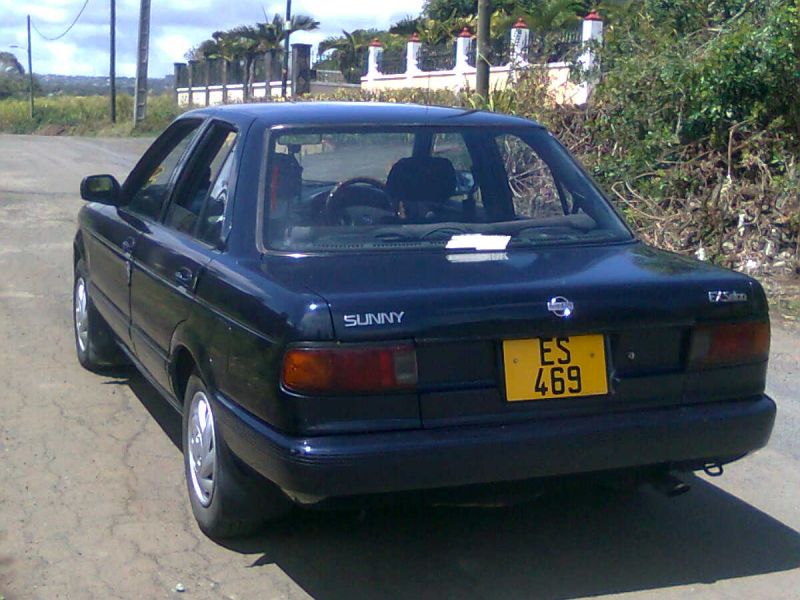 Nissan ex saloon