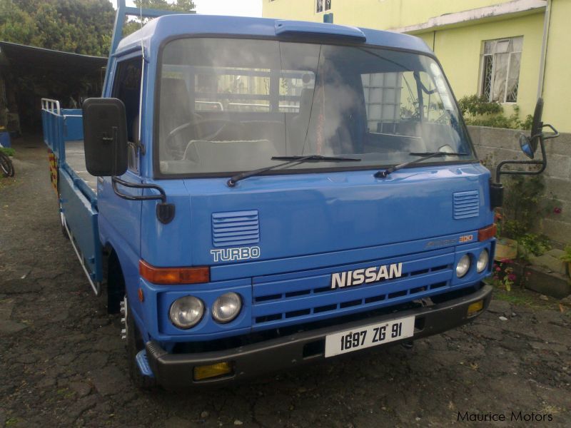 Nissan Nissan Atlas 300, Turbo in Mauritius