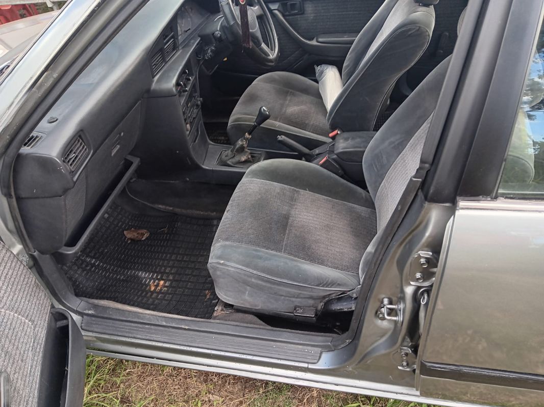 Toyota Corona At170 in Mauritius