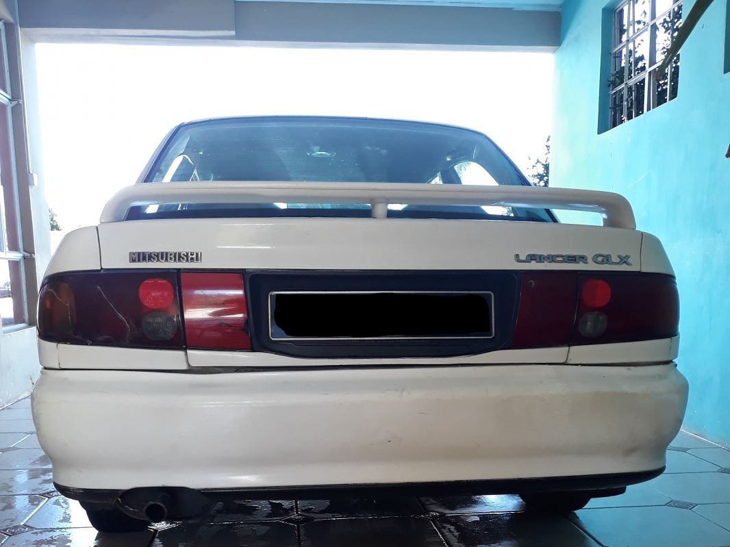 Mitsubishi lancer GLX in Mauritius