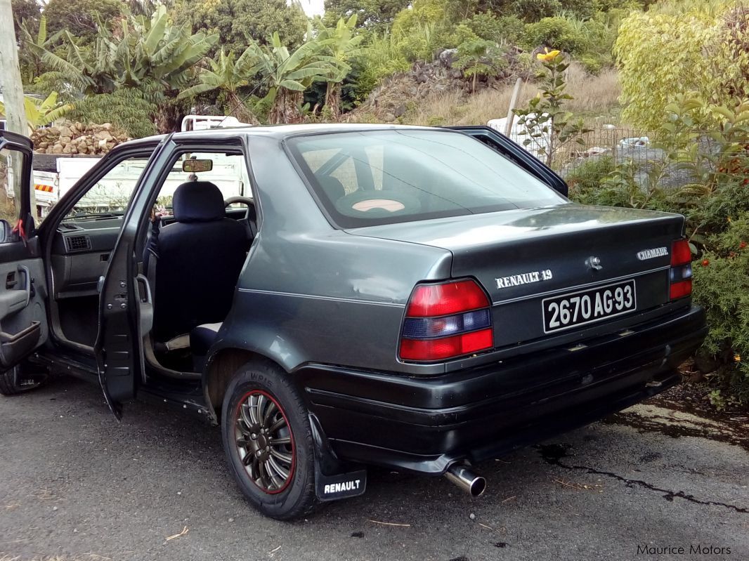 Renault 19 chamade in Mauritius