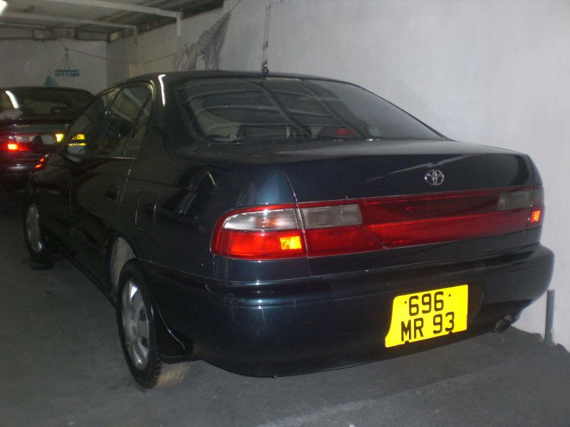 Toyota Corona AT190 in Mauritius
