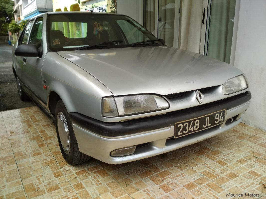 Renault 19 Saloon - Energy in Mauritius