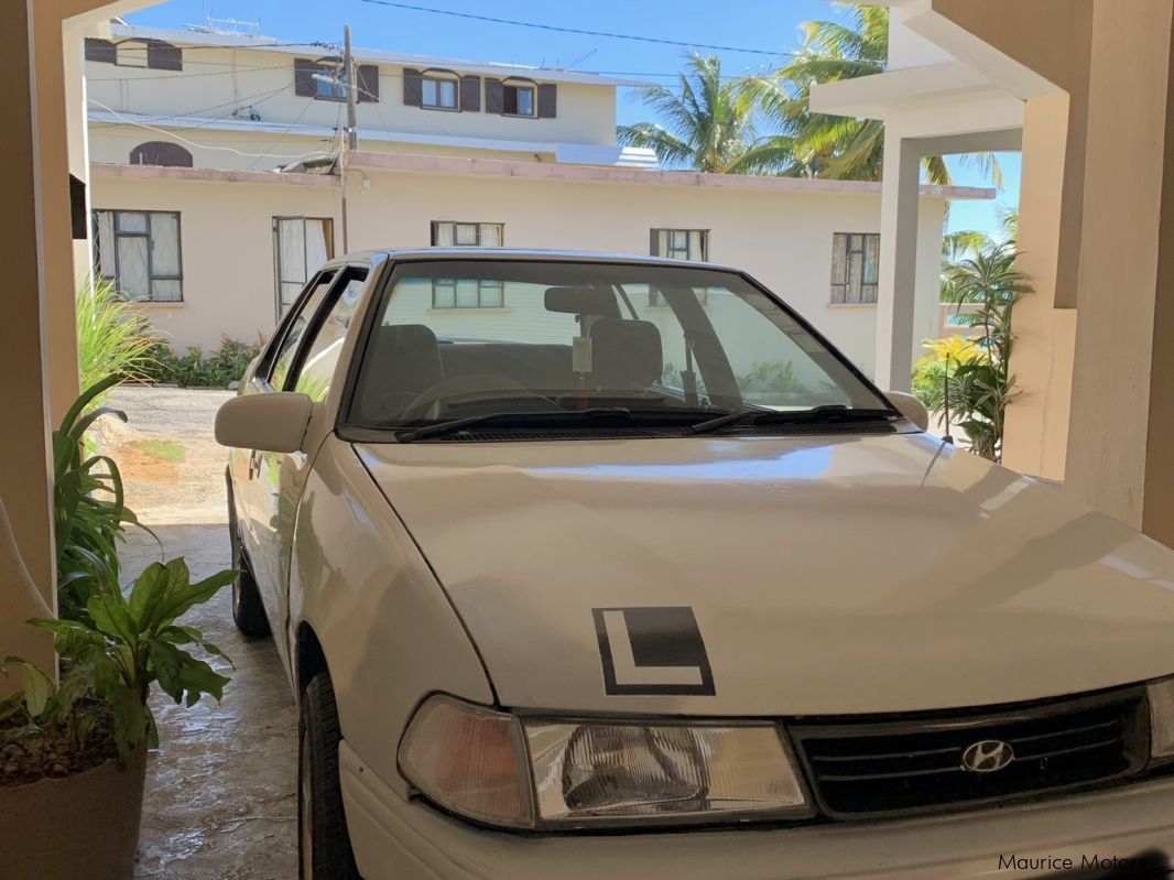 Hyundai Excel GLS in Mauritius