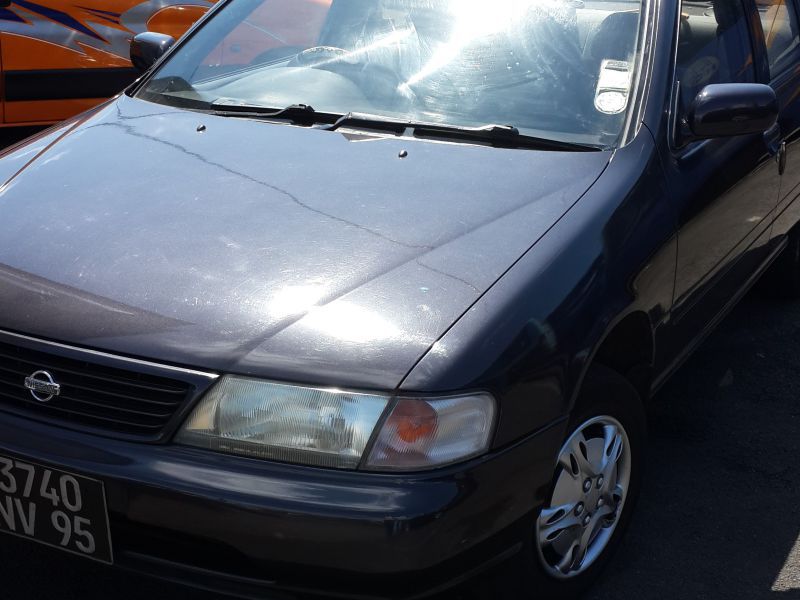 Nissan Sentra B14 in Mauritius