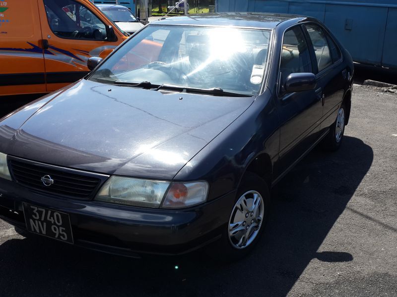 Nissan Sentra B14 in Mauritius