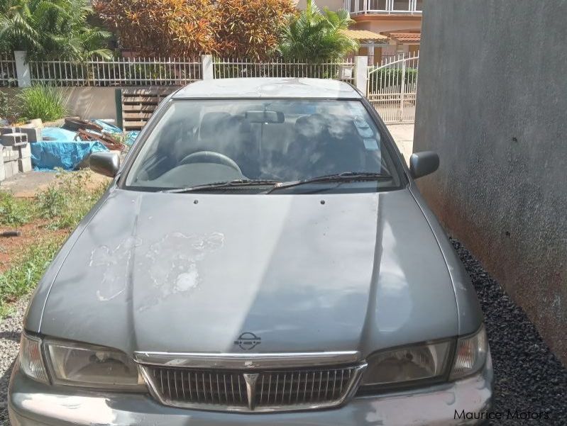 Nissan Sunny b14 in Mauritius