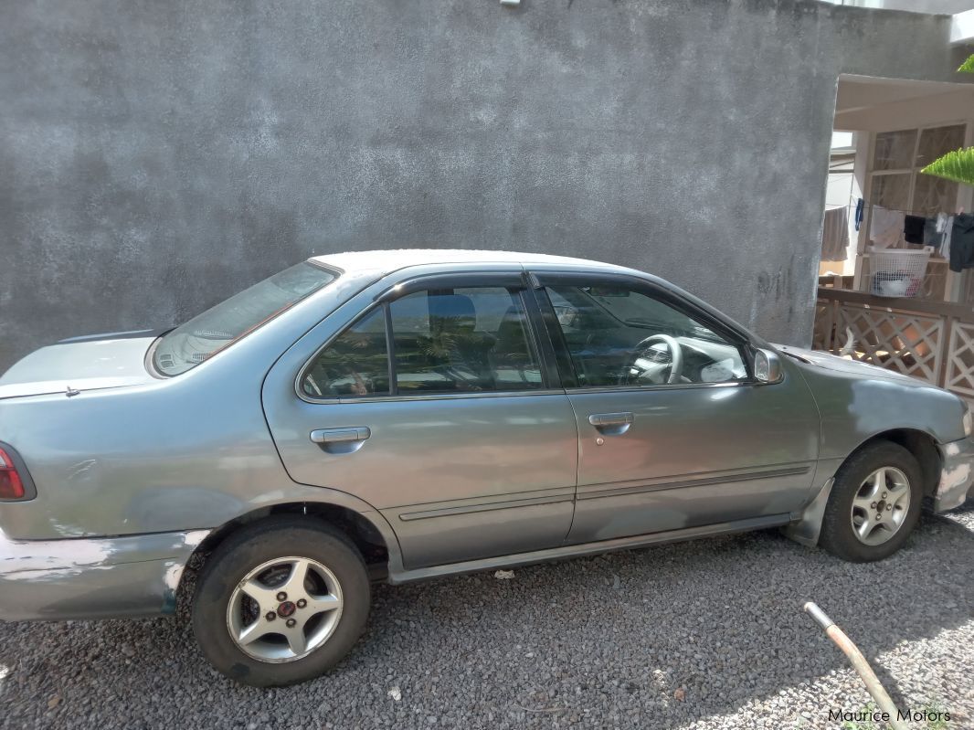 Nissan Sunny b14 in Mauritius