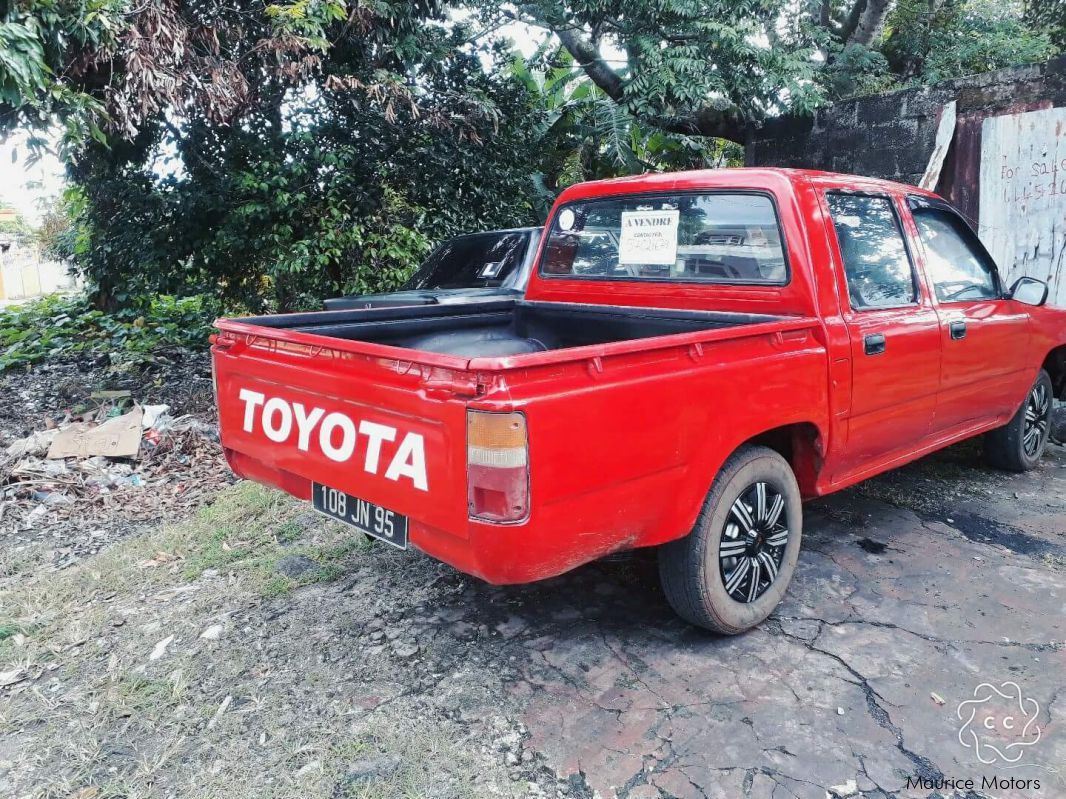 Toyota Hilux 2.5 turbo 4x2 in Mauritius