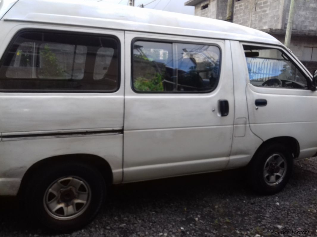 Toyota van town ace in Mauritius