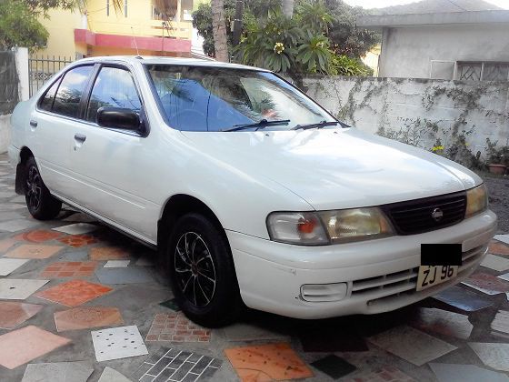 Nissan Sunny B14 in Mauritius