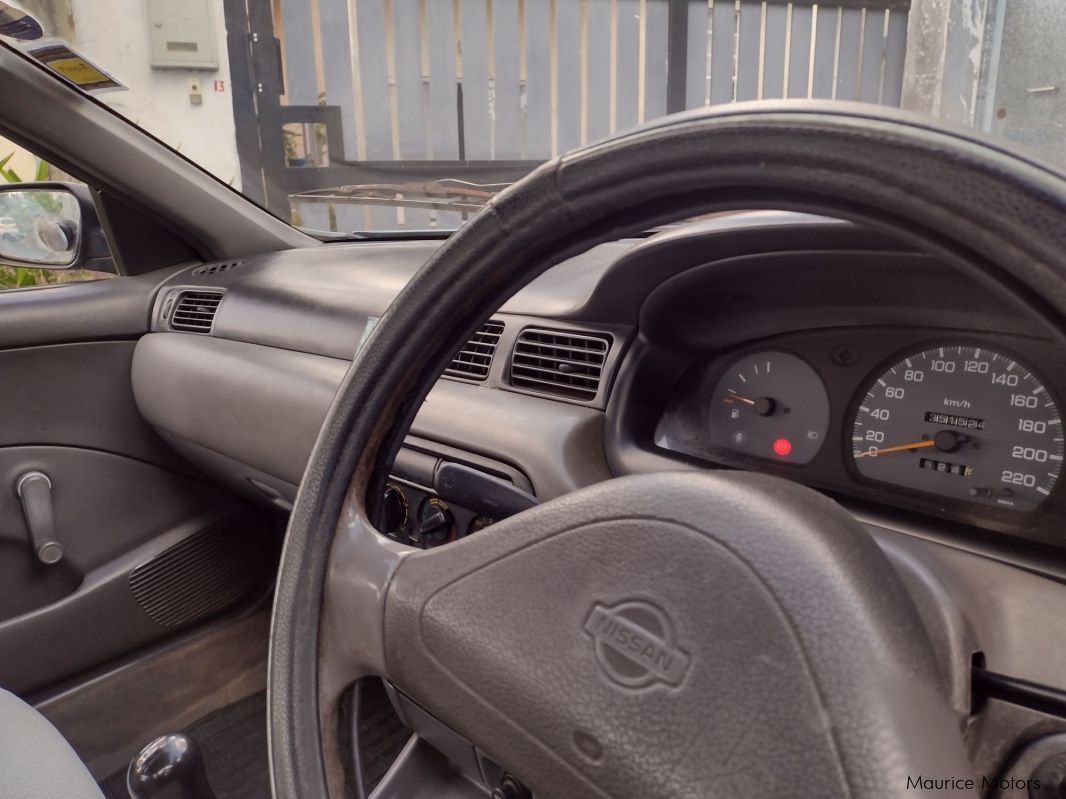 Nissan Sunny B14 in Mauritius