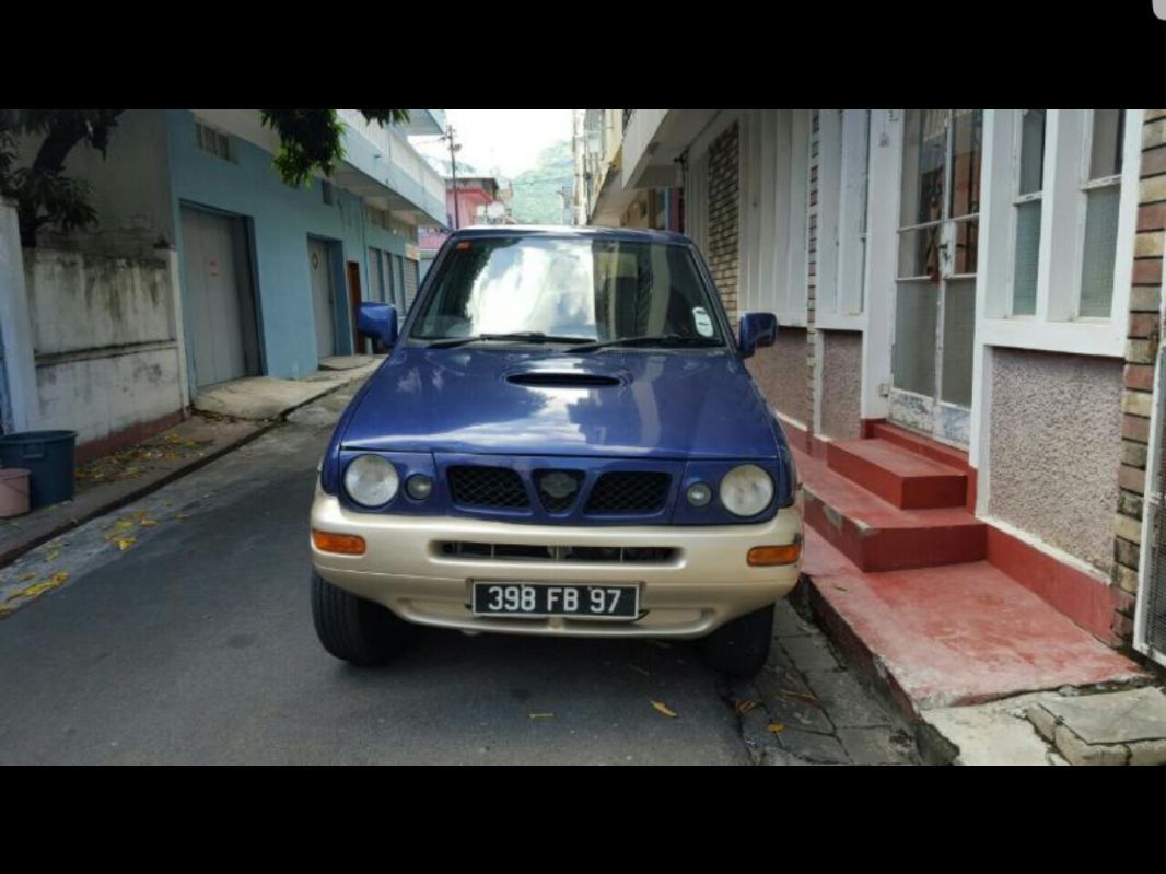 Nissan Terrano II in Mauritius
