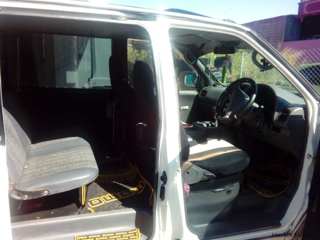 Nissan serena in Mauritius