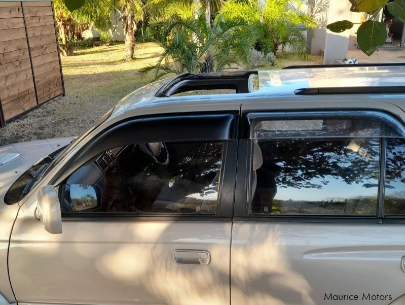 Toyota Hilux Surf SSR-G in Mauritius