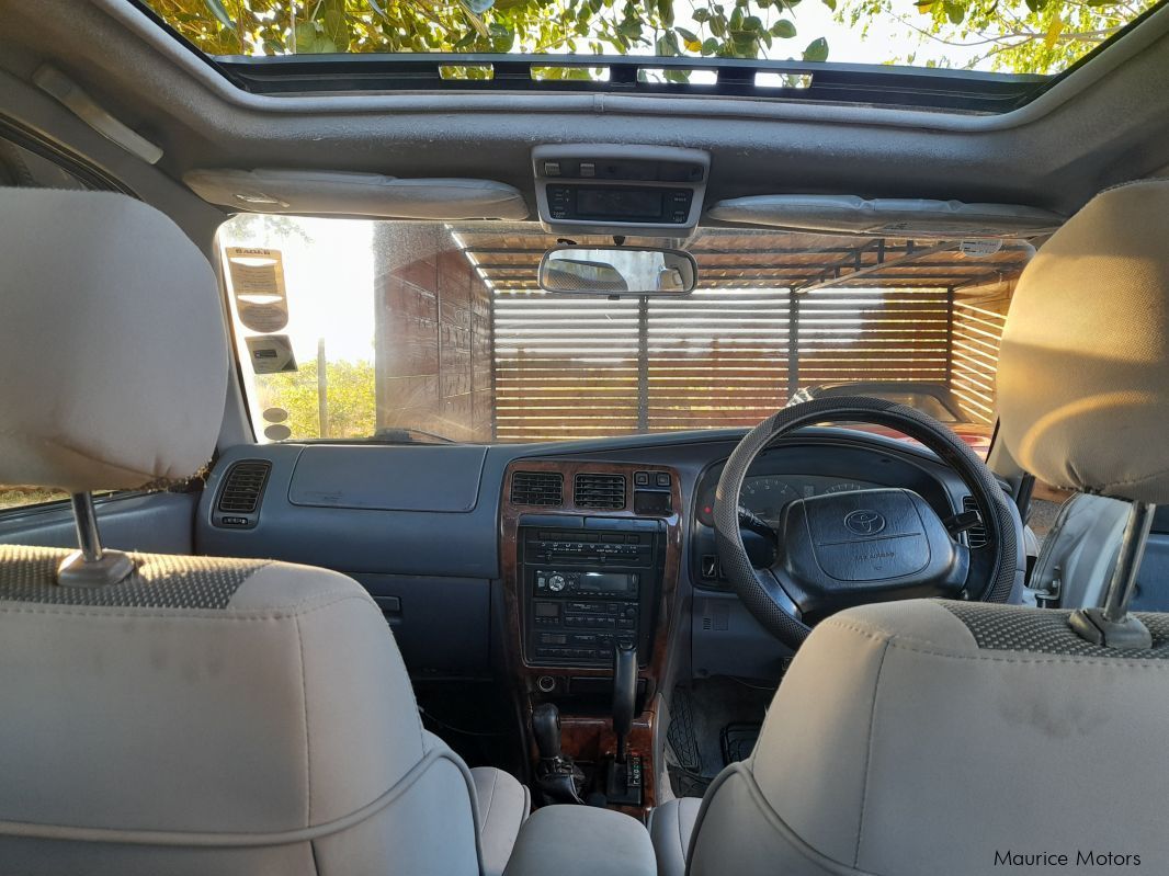 Toyota Hilux Surf SSR-G in Mauritius