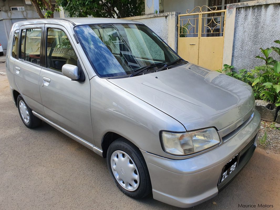 Nissan Cube in Mauritius