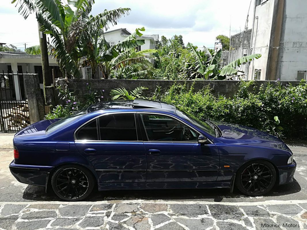 BMW E39 528i in Mauritius