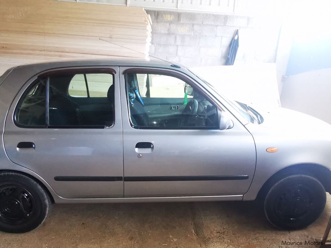 Nissan Micra K11 in Mauritius