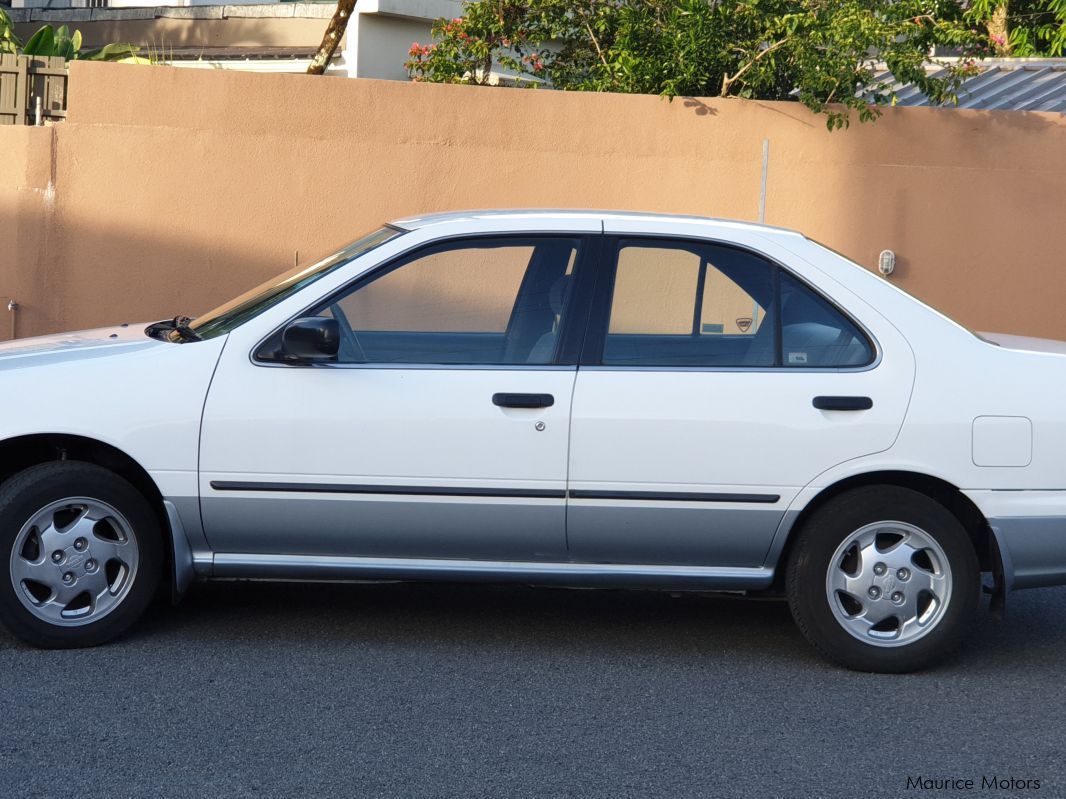 Nissan Sunny B14 in Mauritius