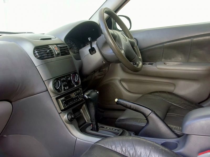 Nissan Sunny B15 in Mauritius