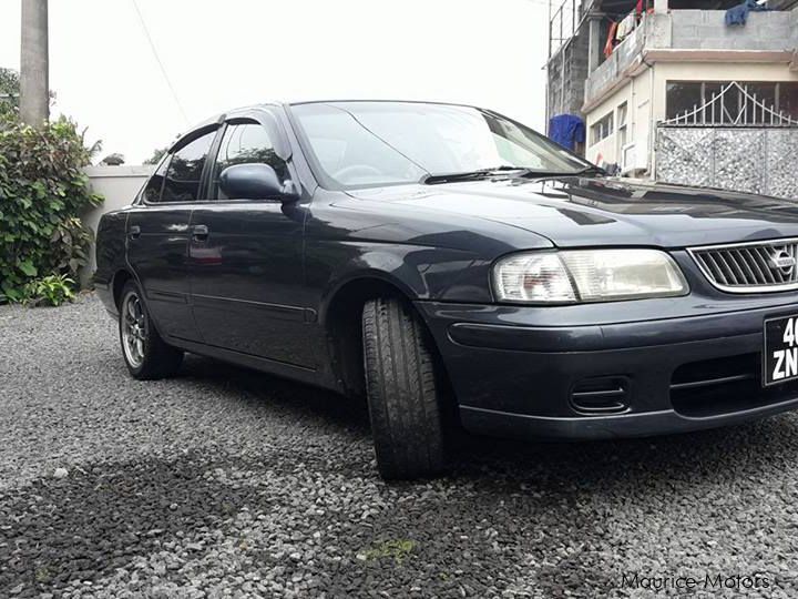 Nissan Sunny B15 in Mauritius