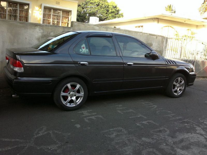 Nissan Sunny FB15 in Mauritius