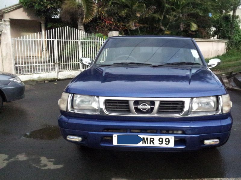 Nissan navara d22 in Mauritius
