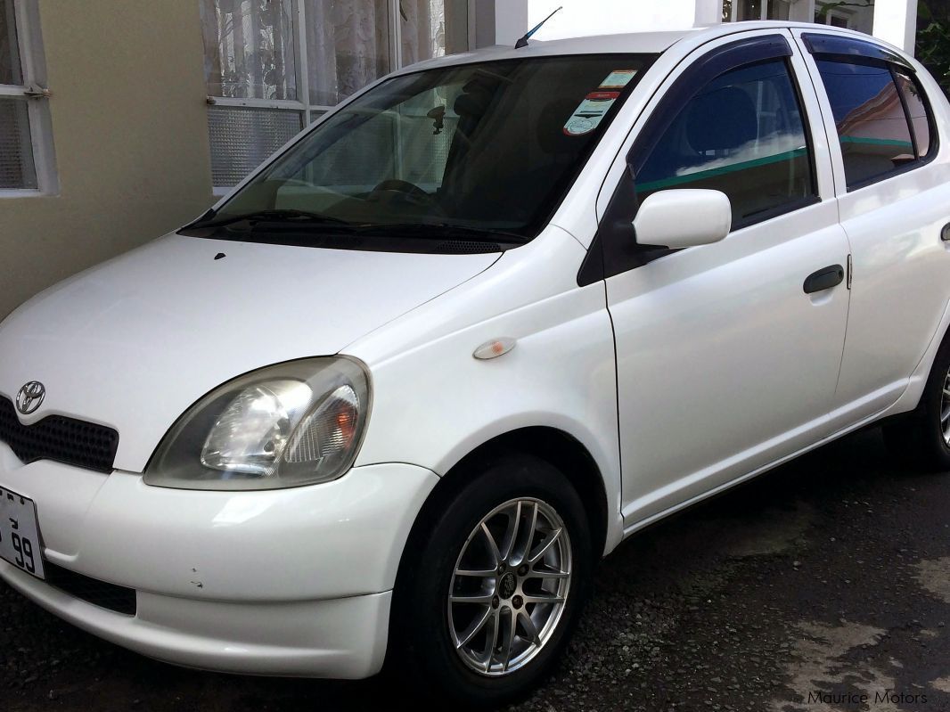 Toyota vitz(echo) in Mauritius