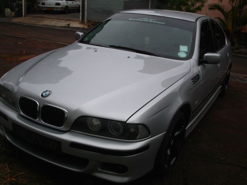 BMW 520i in Mauritius