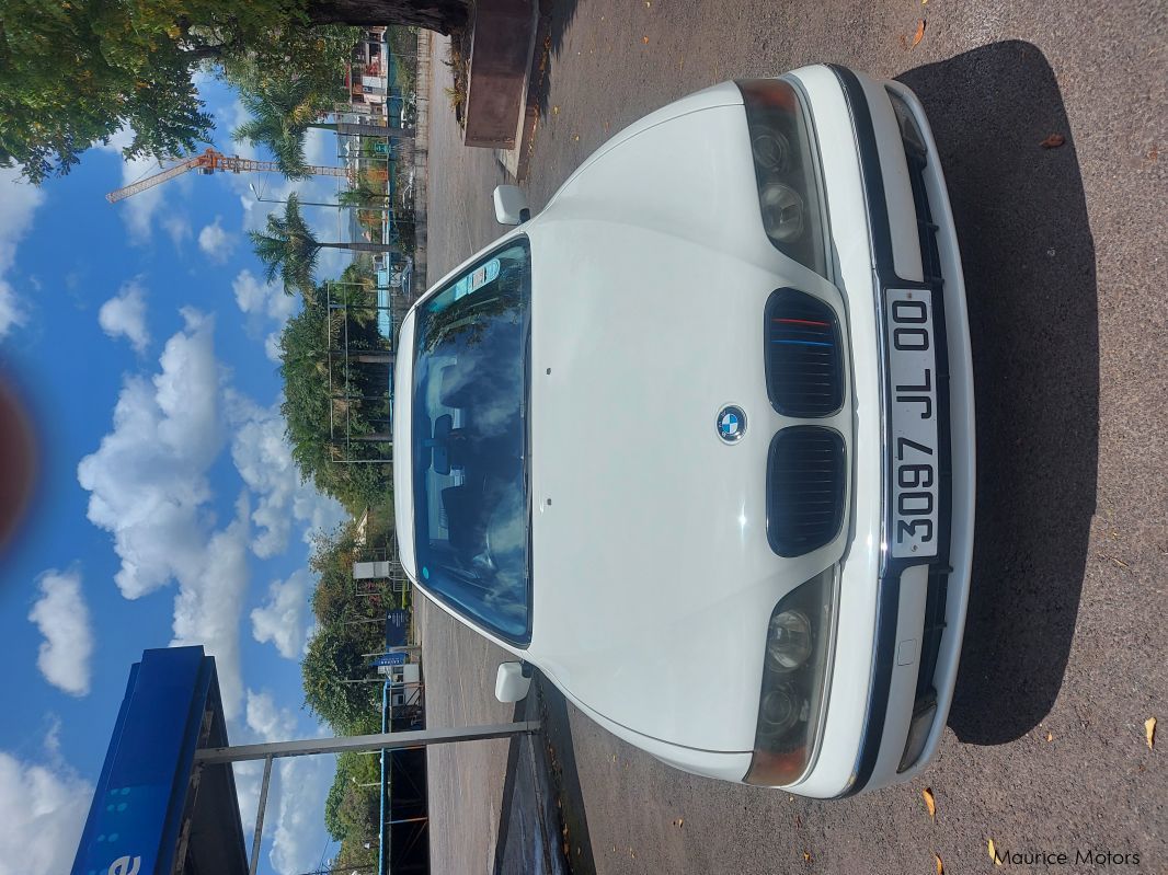 BMW 523I in Mauritius