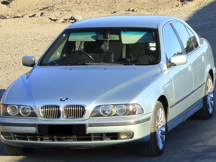 BMW E39 520i in Mauritius