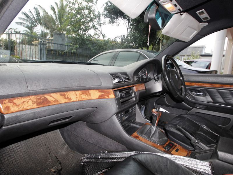 BMW E39 520i in Mauritius