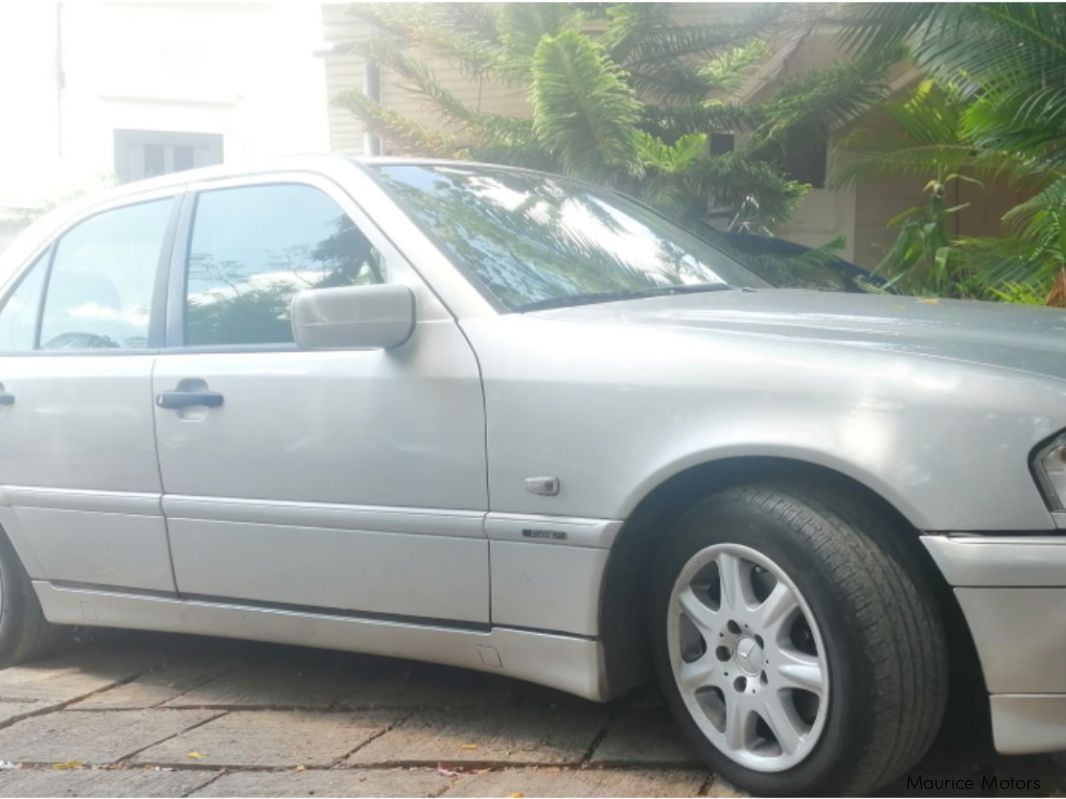 Mercedes-Benz C180, W202 in Mauritius