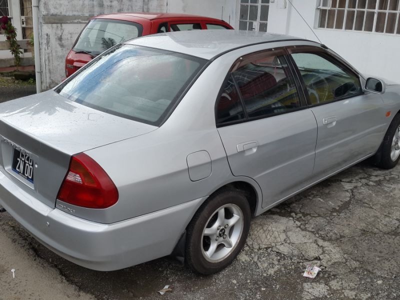 Mitsubishi lancer GLXi in Mauritius