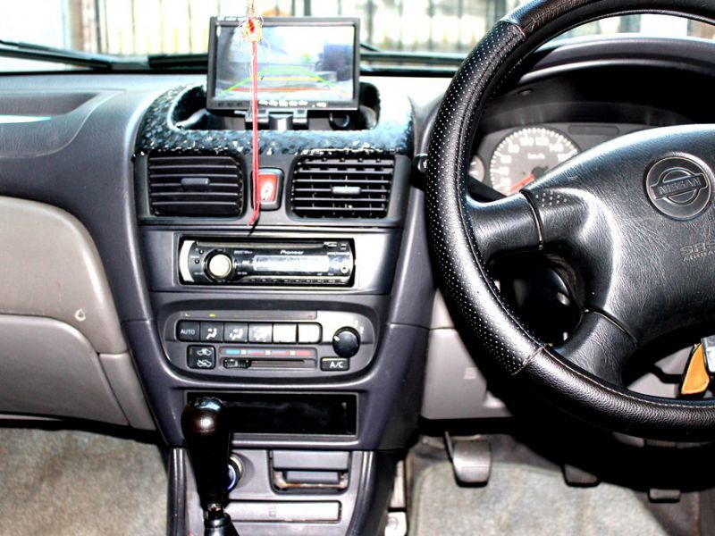 Nissan Sunny N16 in Mauritius