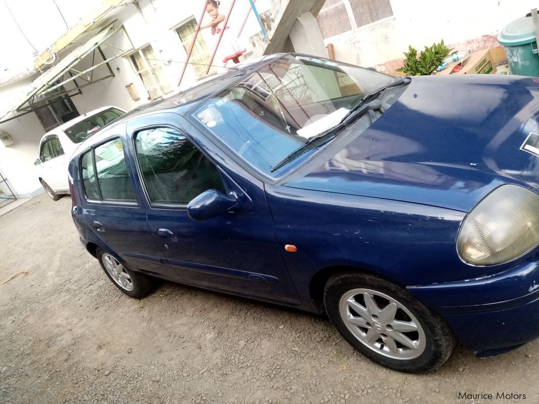 Renault Clio 2 in Mauritius