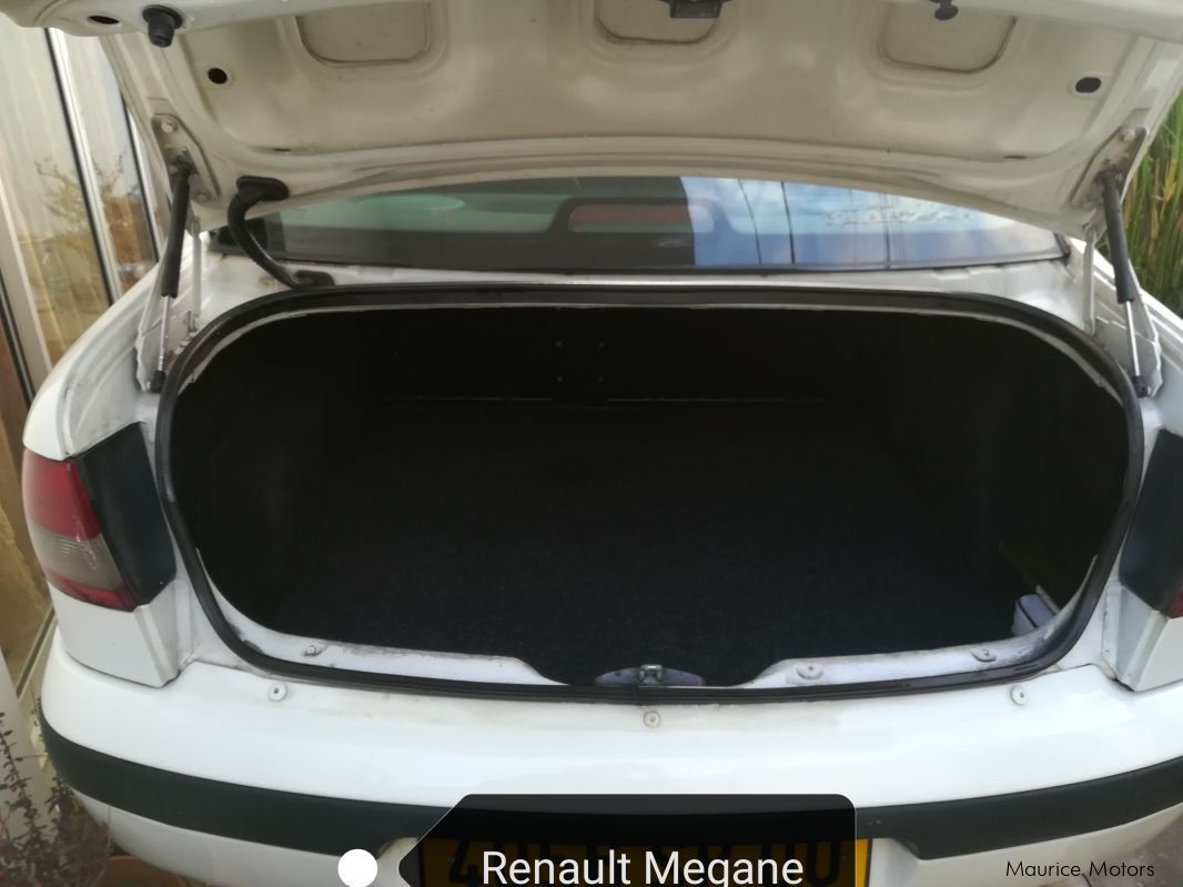 Renault Megane Classic Year 00 in Mauritius