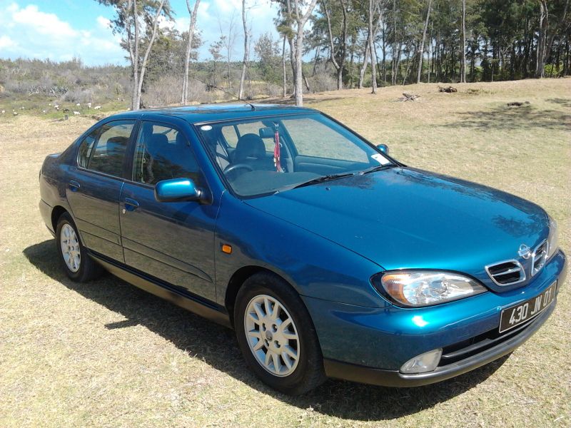 Nissan Primera P11 in Mauritius