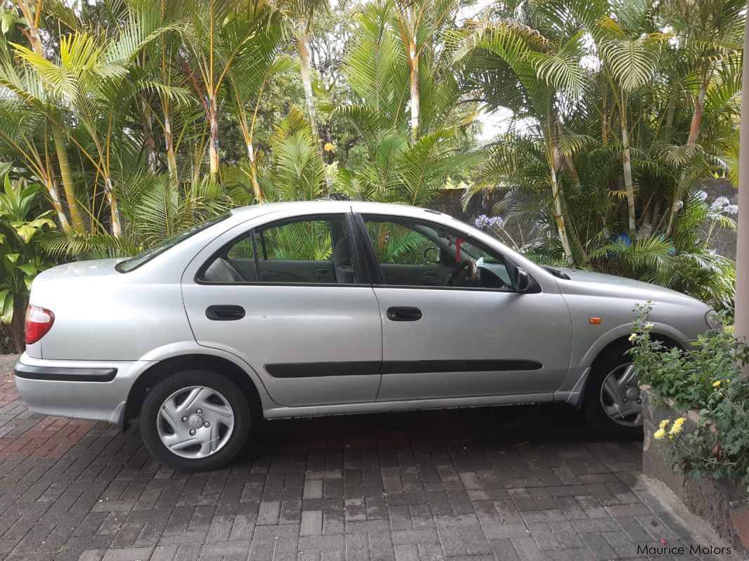 Nissan Sunny N16 in Mauritius