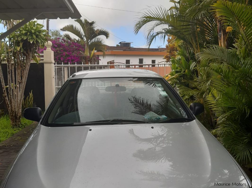 Nissan Sunny N16 in Mauritius