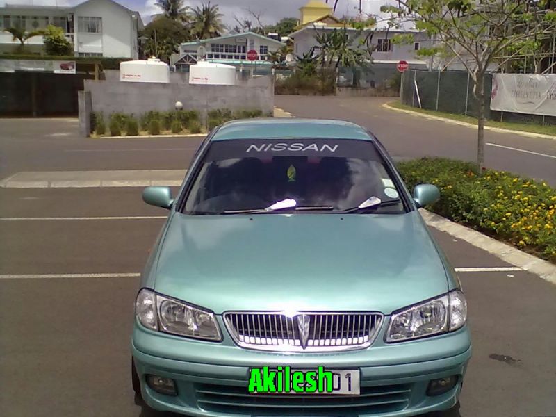 Nissan sunny N16 in Mauritius