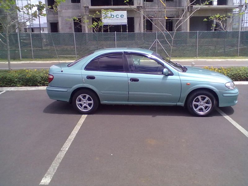 Nissan sunny N16 in Mauritius