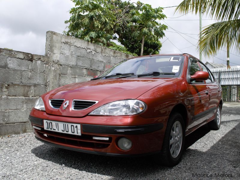 Купить рено классик. Рено Меган 1 Классик. Рено Меган Классик 2001. Renault Megane 2001. Рено Меган Классик 2000.