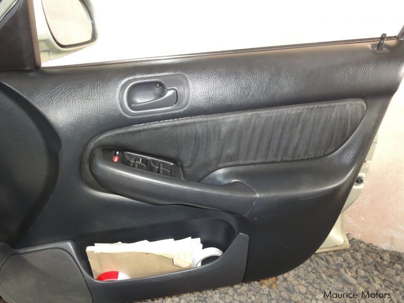 Used Toyota Duet  2001 Duet for sale  Ripailles, Saint 