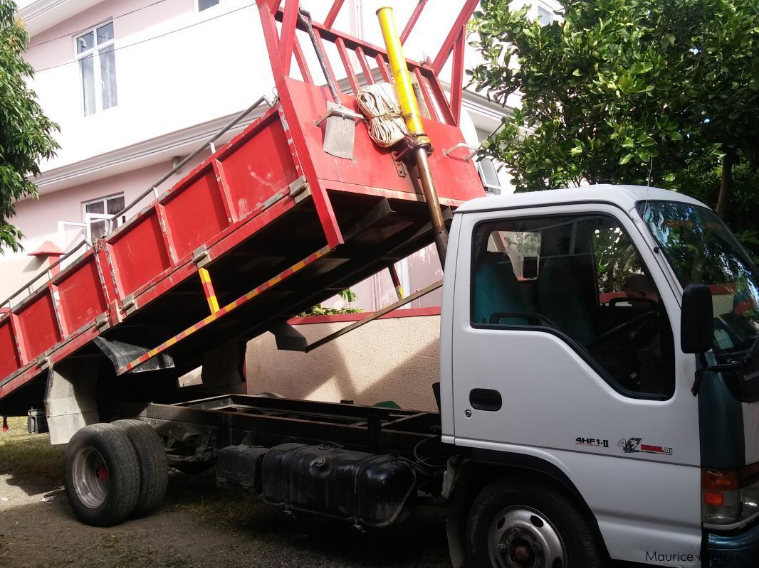 Isuzu ELF in Mauritius