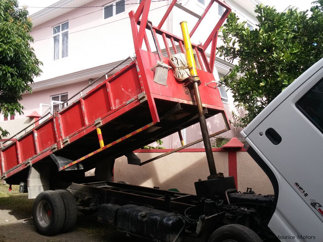 Isuzu ELF in Mauritius